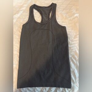 Lululemon swiftly tech! Size 4